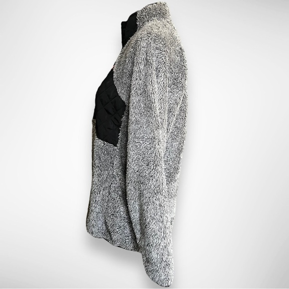 ANTIGUA Women's Detroit Red Wings Black/Gray Sherpa Pullover Jacket | Med | EUC - Picture 3 of 11